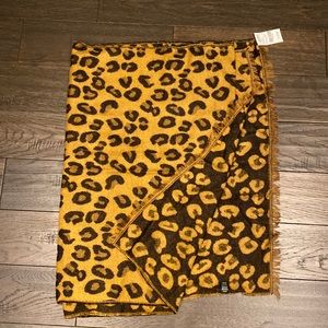 Animal print scarf NWT